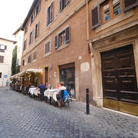 Pantheon'S Arch By Buddyrent Rome Exterior photo